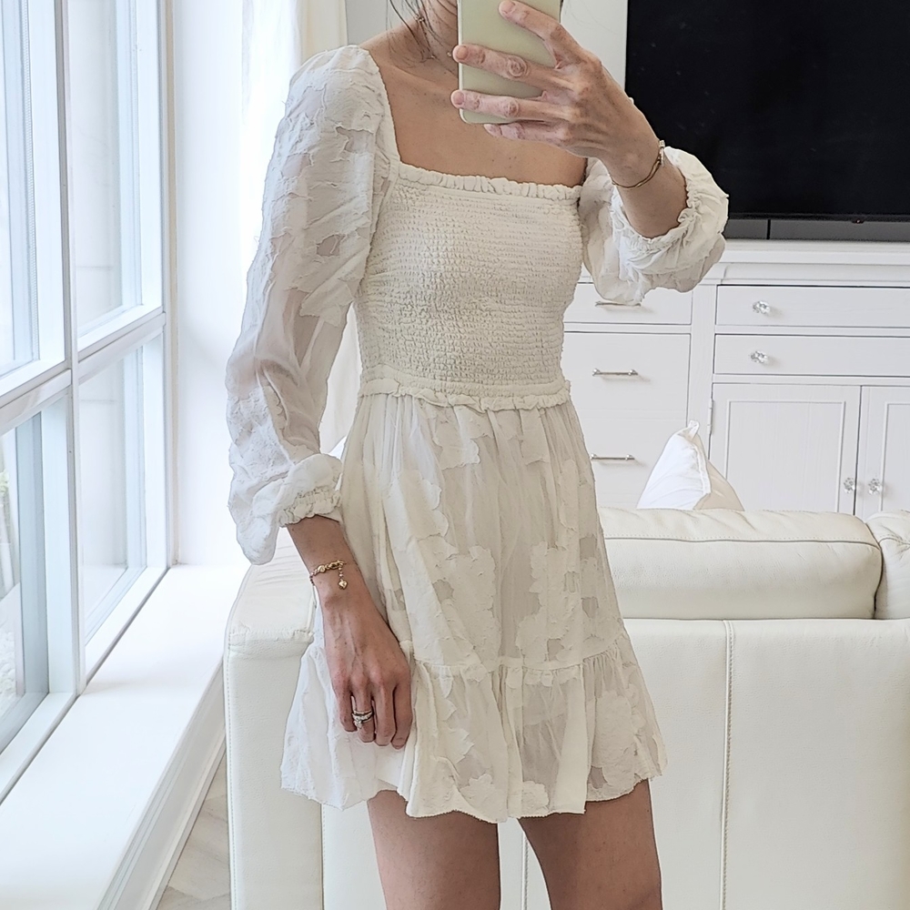 Aritzia wilfred White Smocked Tiered Long Sleeve Mini Dress Xxs